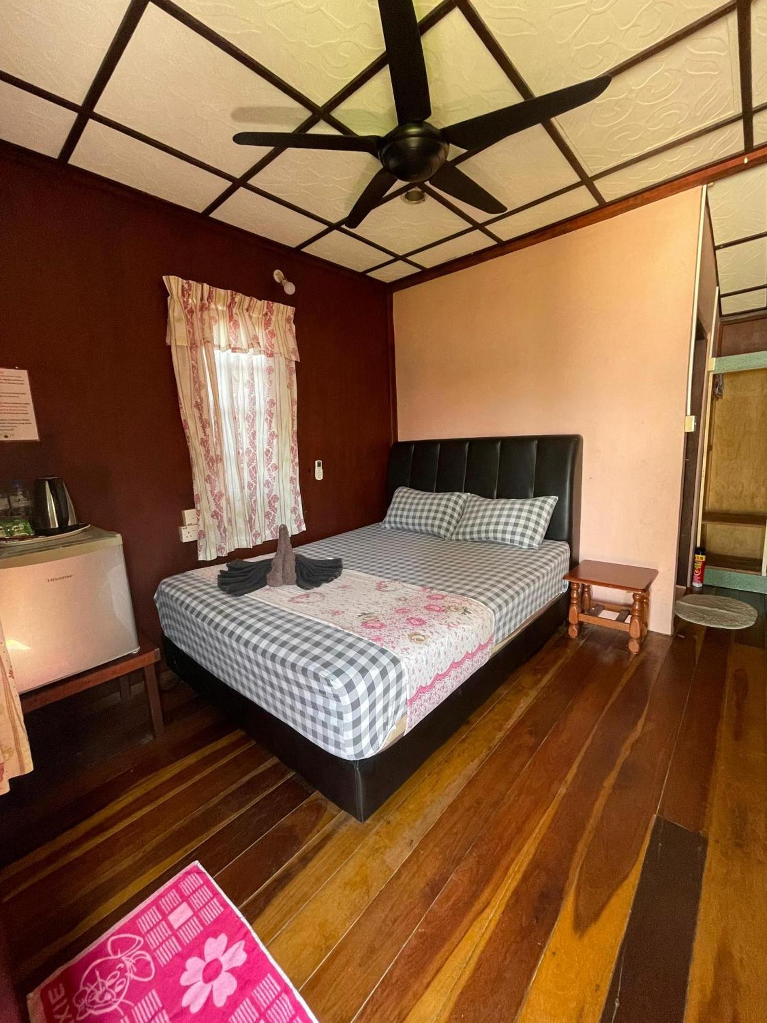 Hotel Bushman Tioman à Kampong Juara Extérieur photo